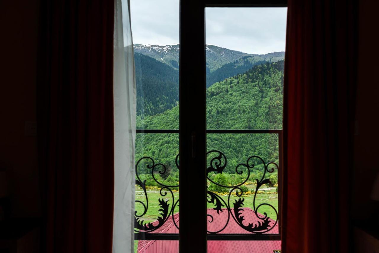 Panorama Ushba Hotell Mestia Exteriör bild